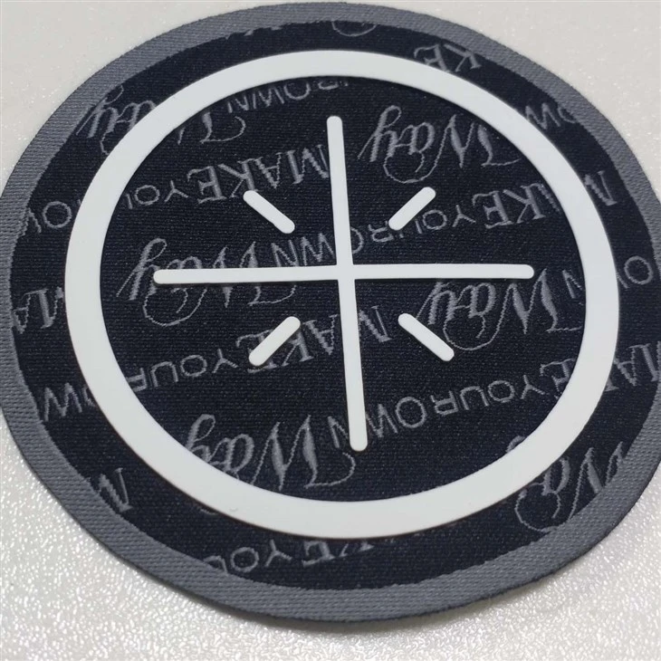 Plasturi 3d din silicon